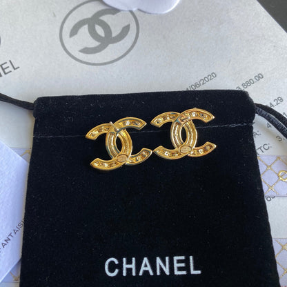 Boucles d'oreilles tendance avec perles et diamants