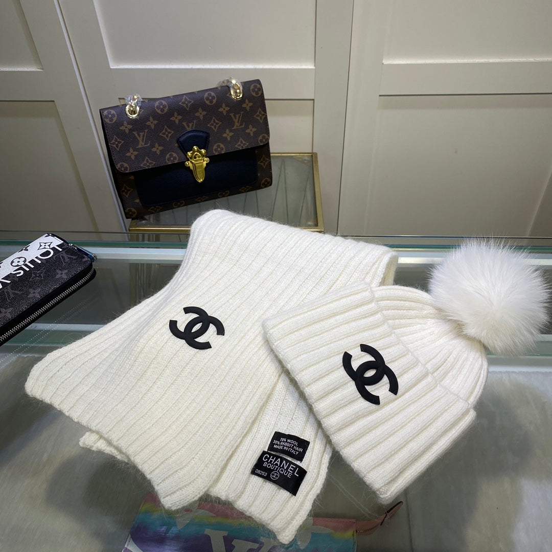 Ensemble Bonnet et Écharpe Tricotés Verticaux Élégants