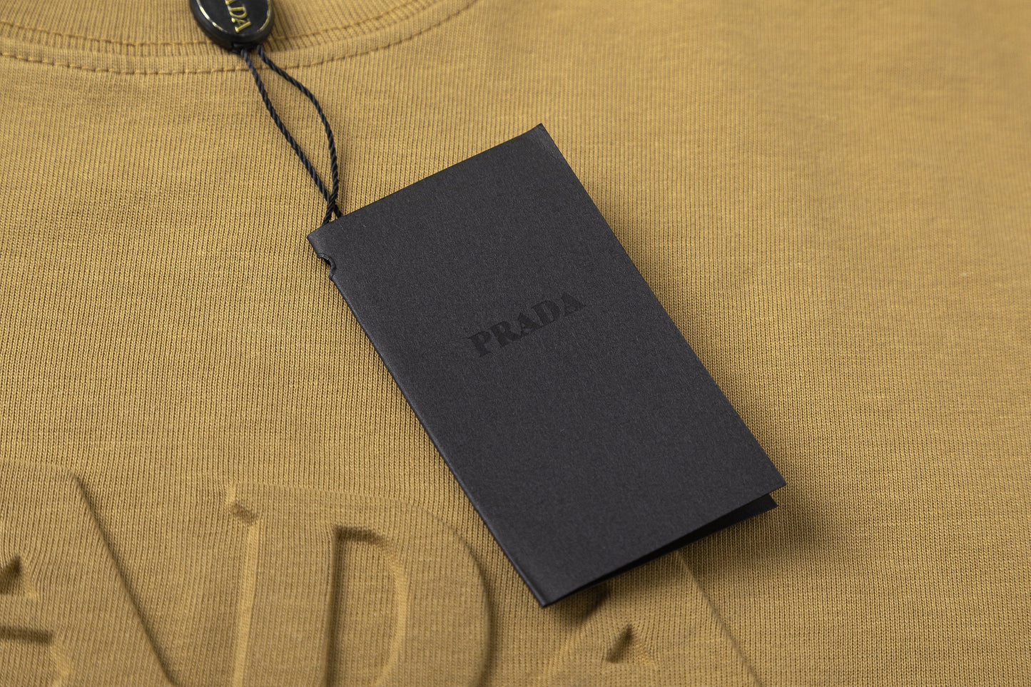 T-shirt à impression en relief