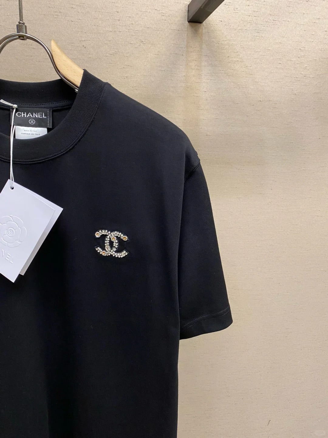 T-shirt en pierres semi-précieuses fait main
