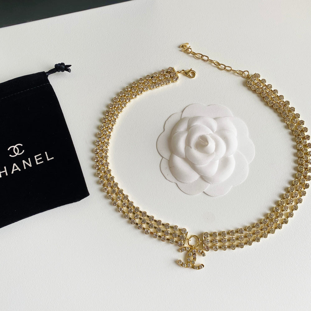 Collier ras du cou en or jaune et cristal