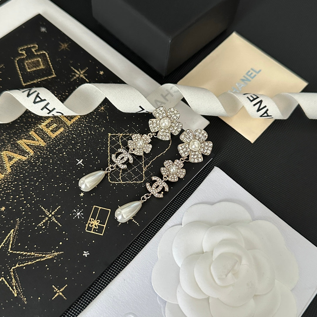 Pendientes Vintage de Doble Flor con Diamantes de Imitación