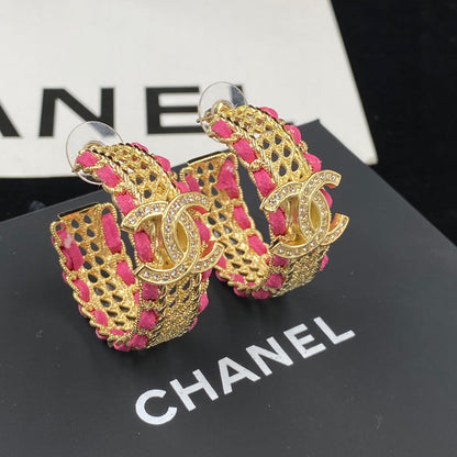 Pendientes de medio aro de cuero rosa