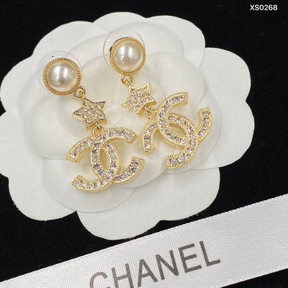 Boucles d'oreilles lettre étoile en zircon étincelant