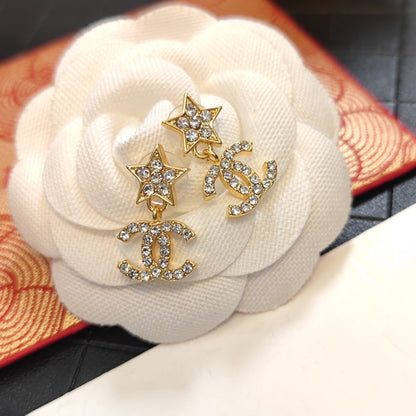 Pendientes de moda con logo de estrella de diamantes