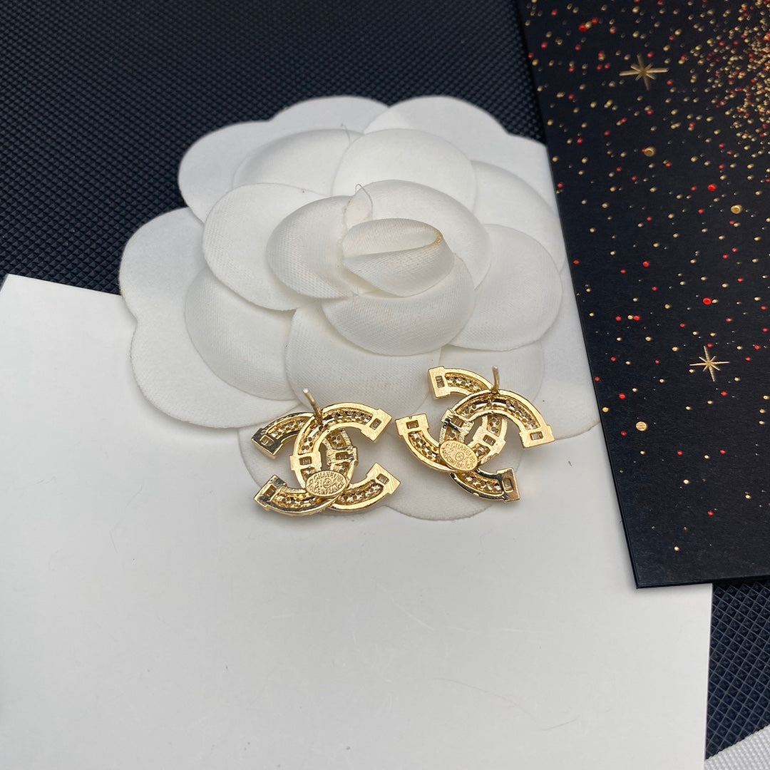 Boucles d'oreilles lettre en zircone fine de qualité supérieure
