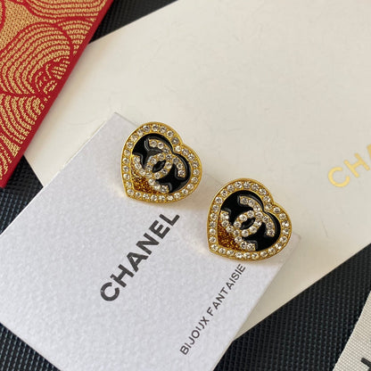 Boucles d'oreilles clous cœur à paillettes