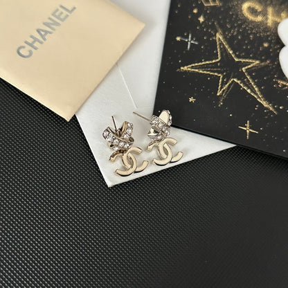 Pendientes elegantes de nueva moda