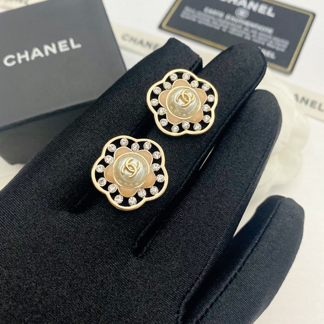 Boucles d'oreilles clous Camélia