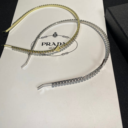Bandeau orné d'un diamant, logo triangle