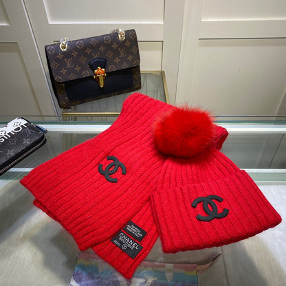 Ensemble Bonnet et Écharpe Tricotés Verticaux Élégants