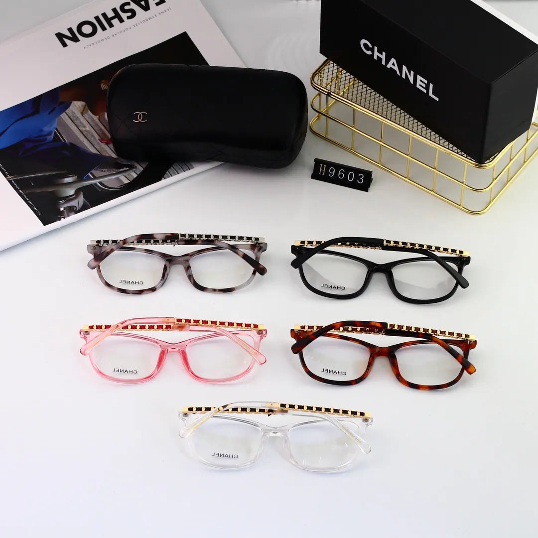 Lunettes à monture à lettre classiques