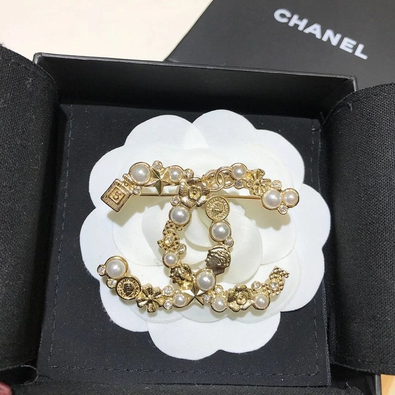 Broche Camélia Perle Classique