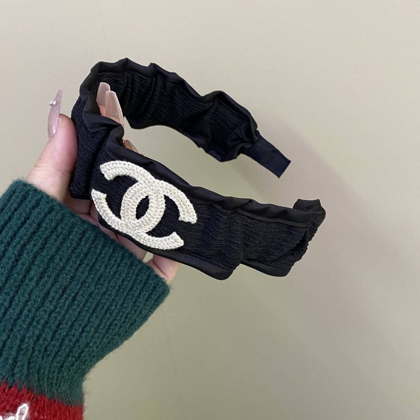 Diadema con volantes de moda