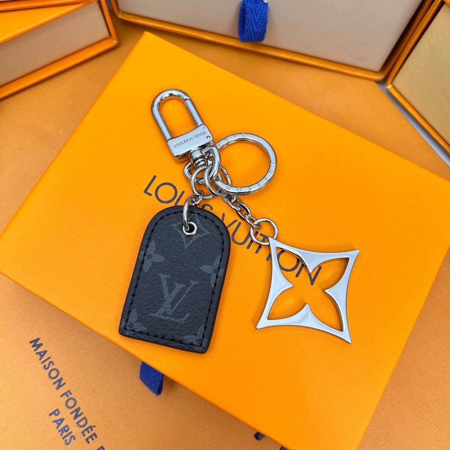 Porte-clés en cuir et acier inoxydable
