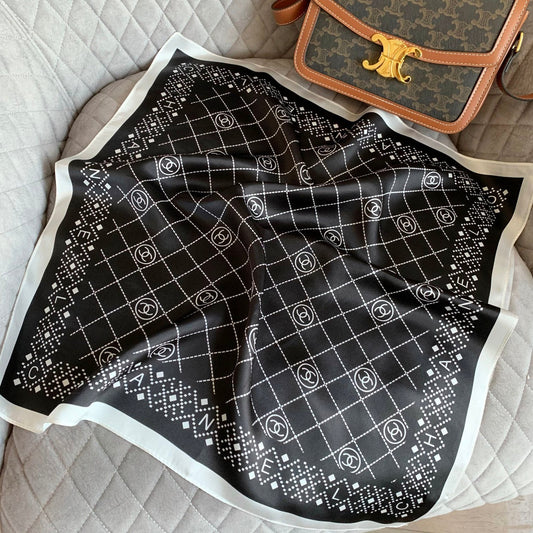 Foulard en soie élégant losange carré