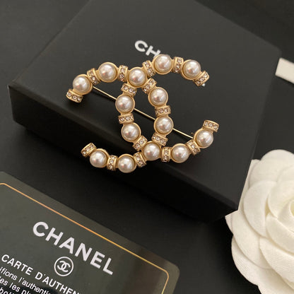Broche classique de mode en perles