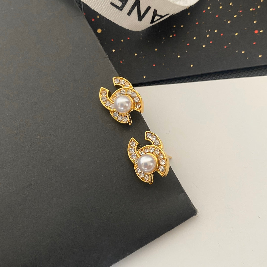 Aretes retro de perlas mini