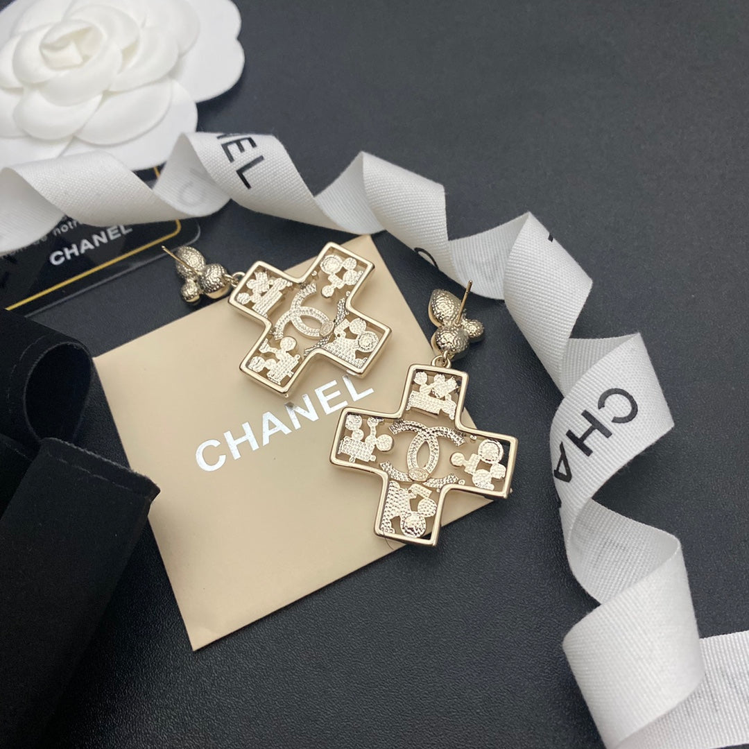 Pendientes de Cruz de Perlas y Diamantes