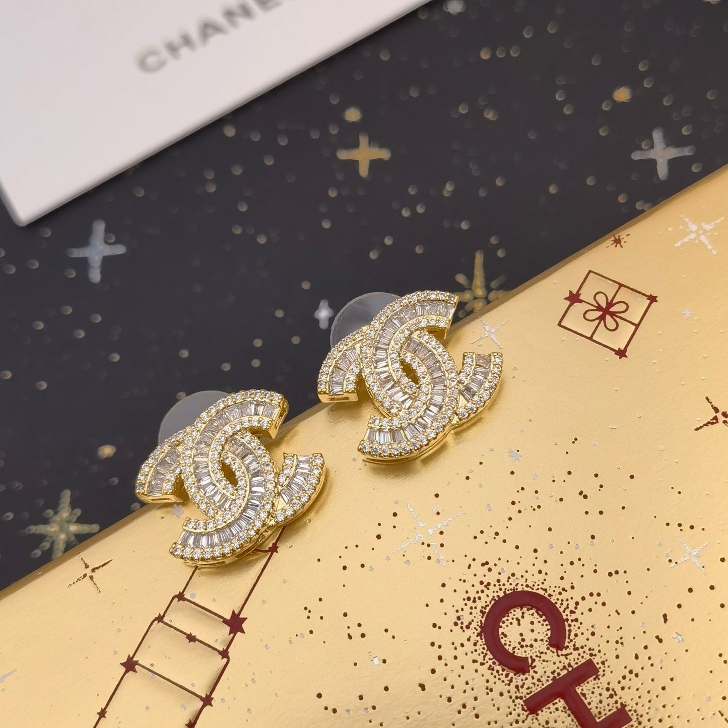 Boucles d'oreilles pendantes femme élégantes et classiques