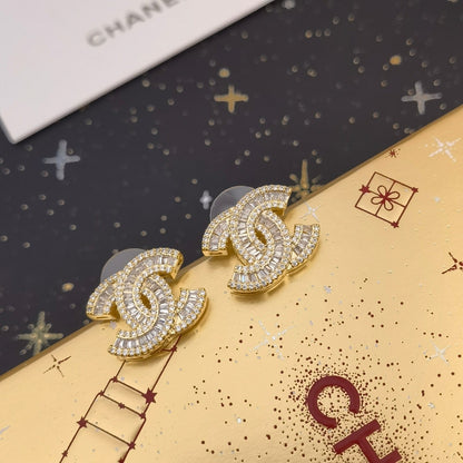 Boucles d'oreilles pendantes femme élégantes et classiques