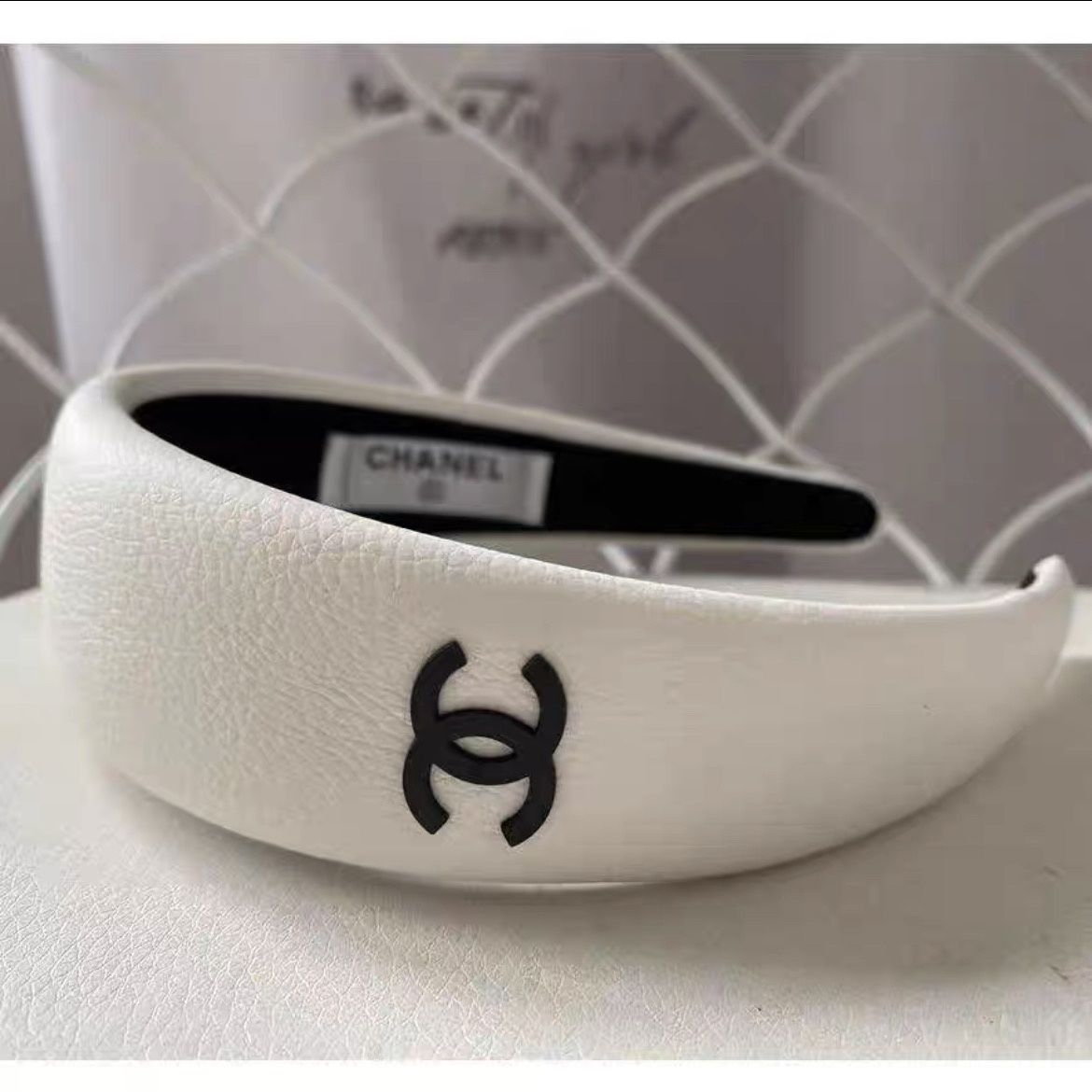 Diadema clásica de cuero