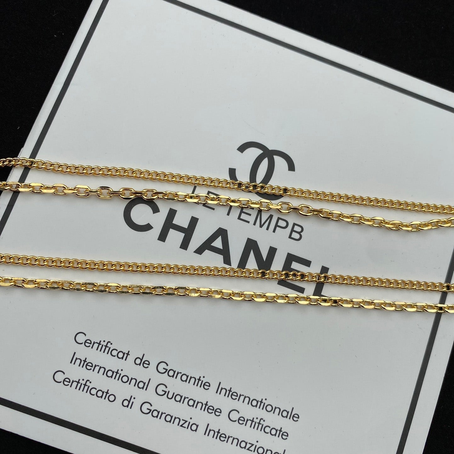 Collier pendentif creux double couche simple