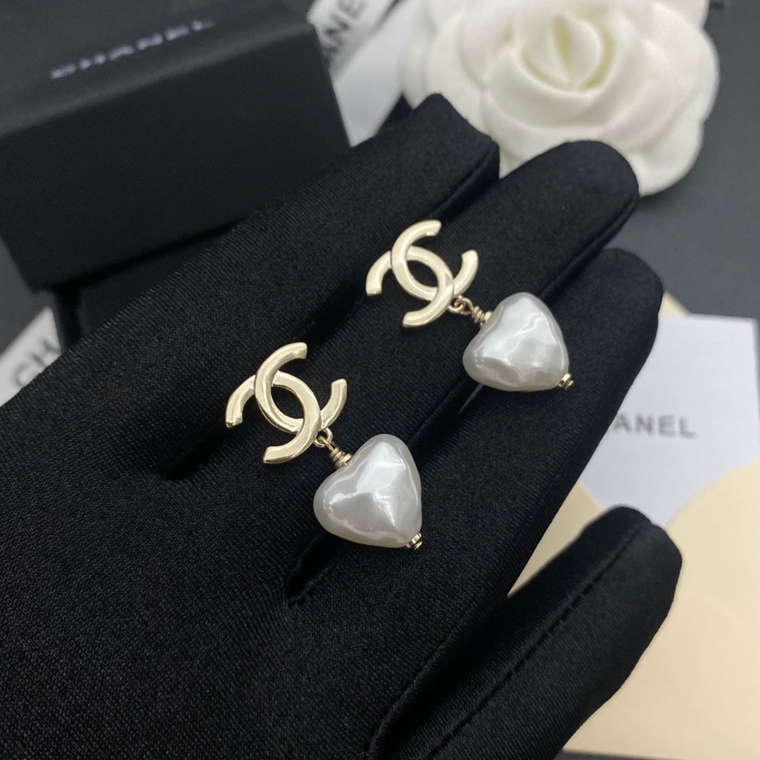 Pendientes de gota de perla en forma de corazón