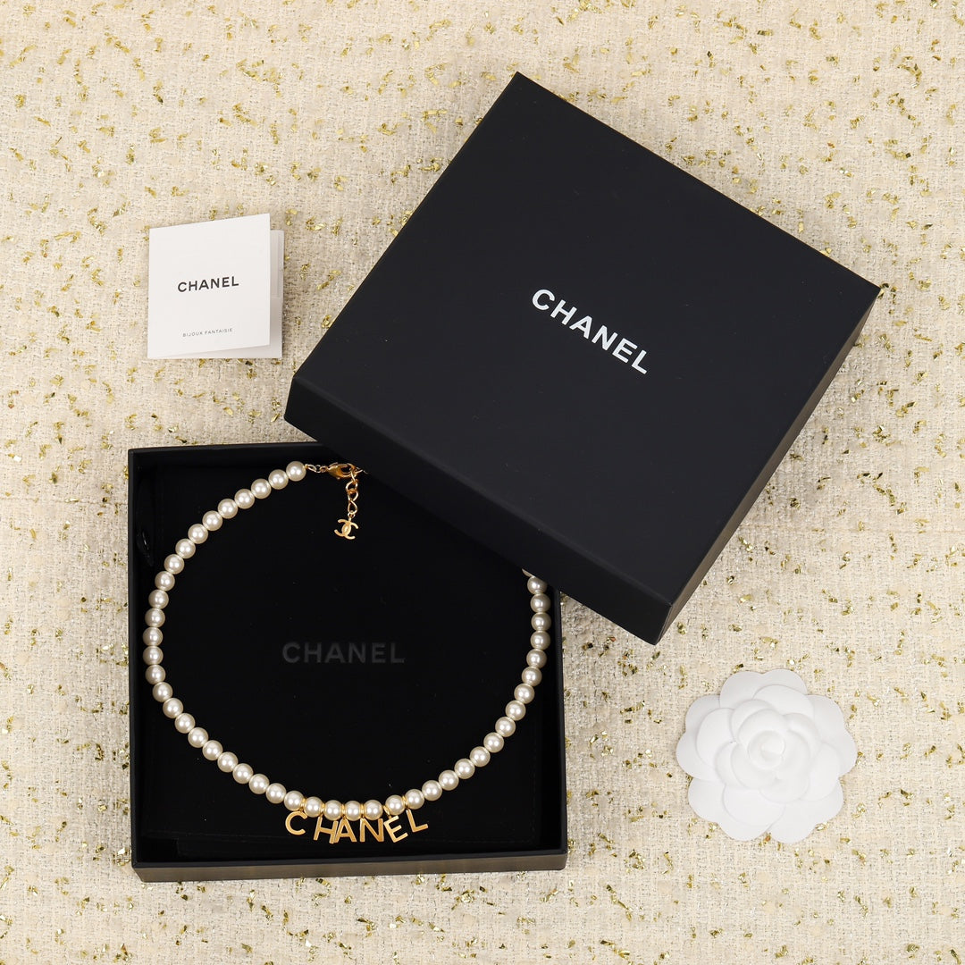 Collier Pendentif Lettre Perle