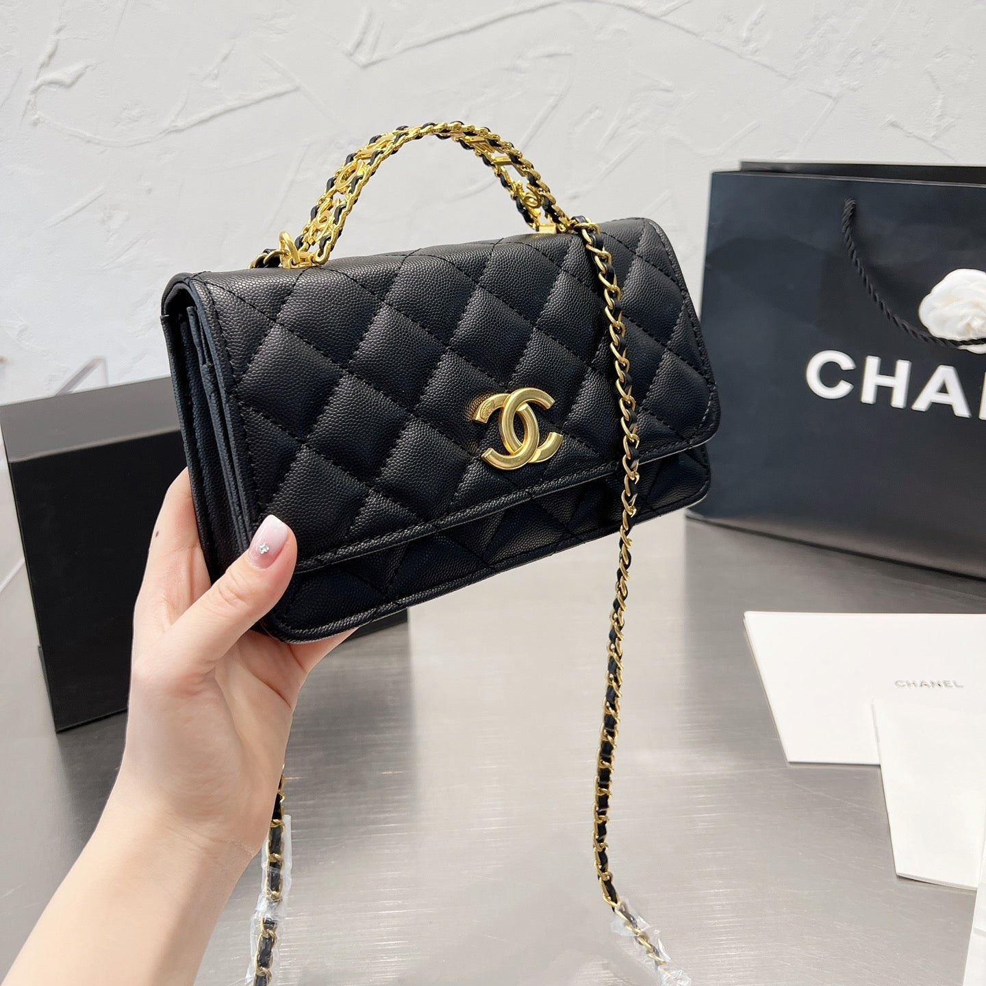 Sac à Bandoulière en Cuir avec Chaîne "Fashion Square"