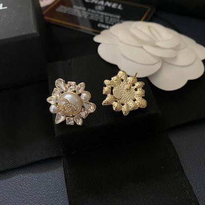 Boucles d'oreilles vintage élégantes perles et strass