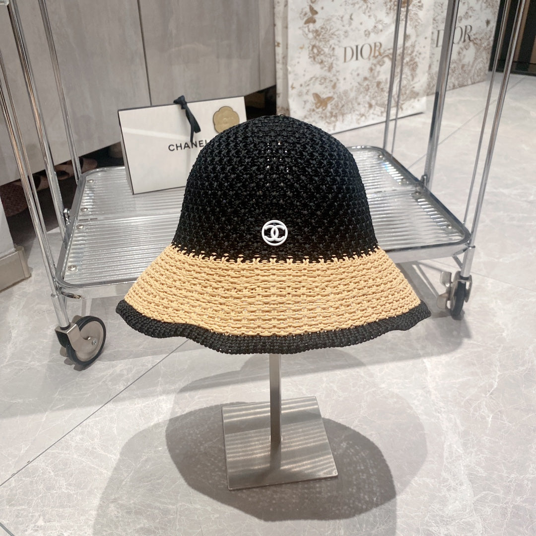 Sombrero tipo pescador de paja a la moda