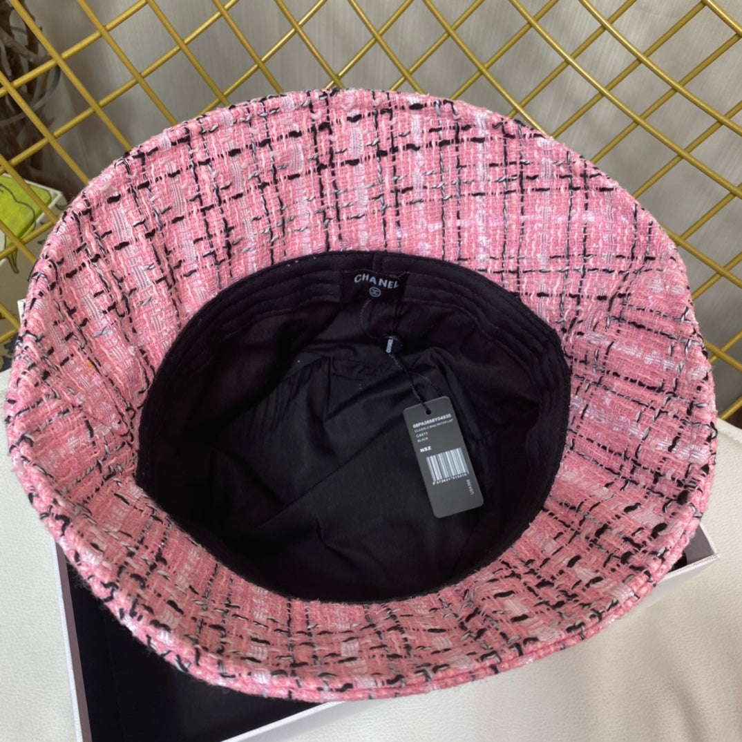Bob brodé coloré et tendance