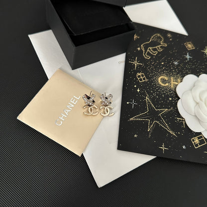 Pendientes elegantes de nueva moda