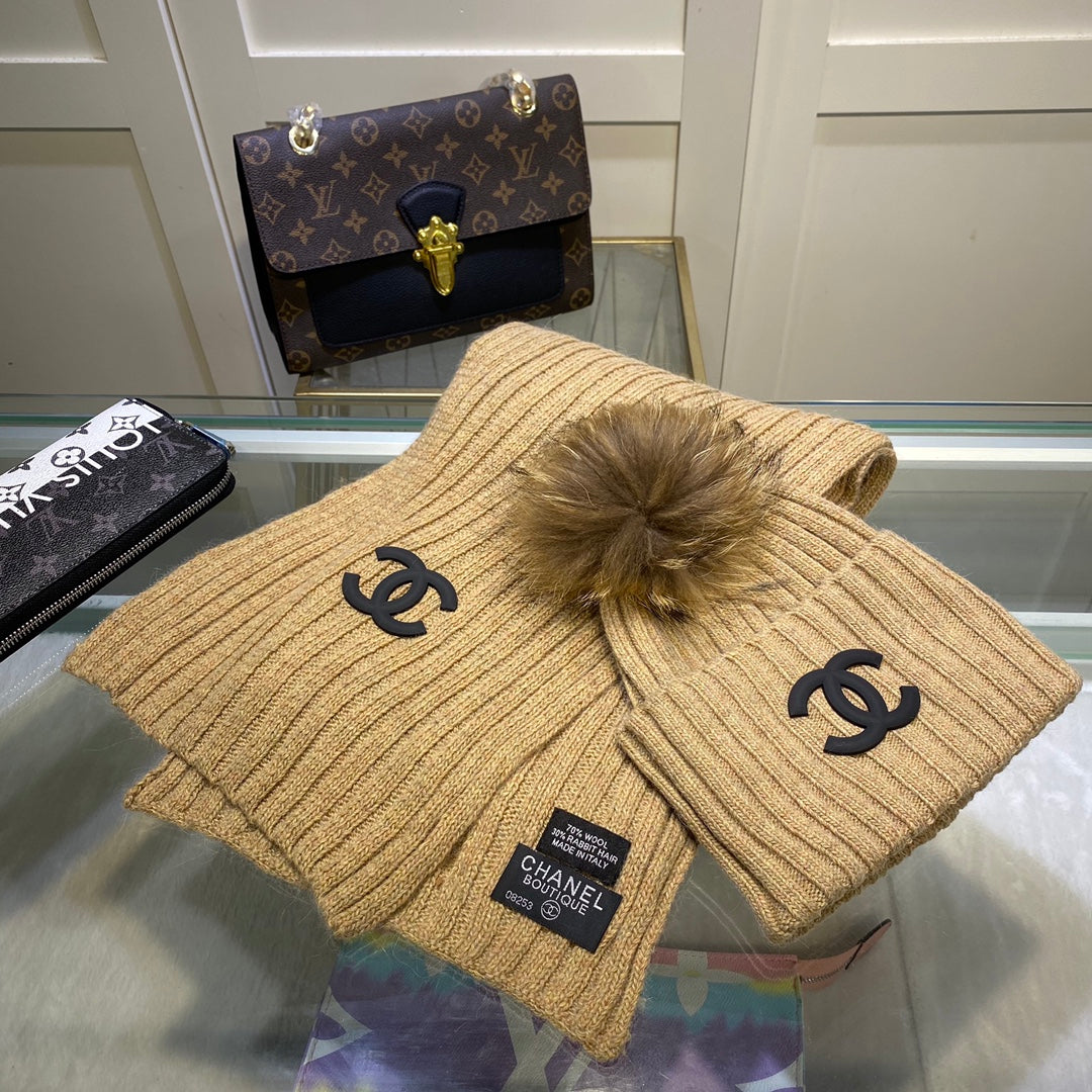 Ensemble Bonnet et Écharpe Tricotés Verticaux Élégants