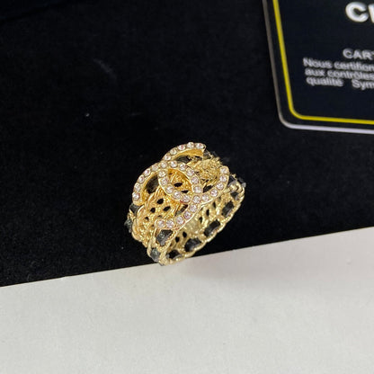 Bague en cuir avec lanière de tempérament