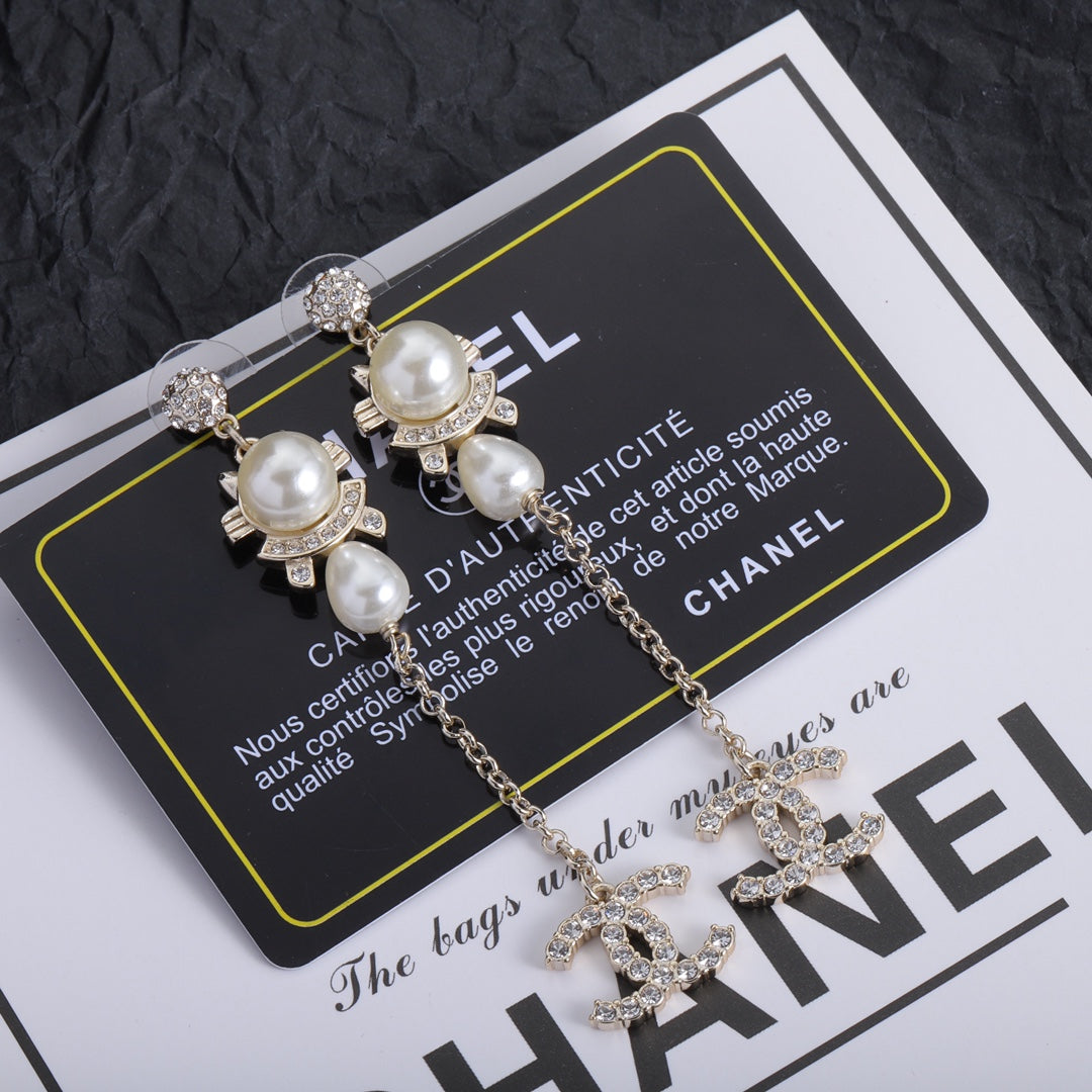 Pendientes Largos de Perlas Vintage de Moda