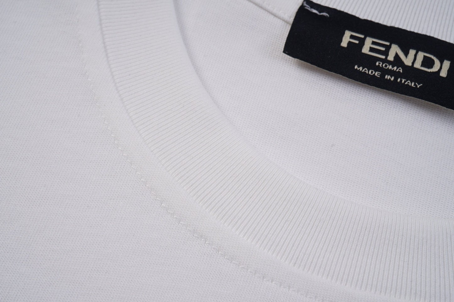 T-shirt imprimé lettre F arc-en-ciel
