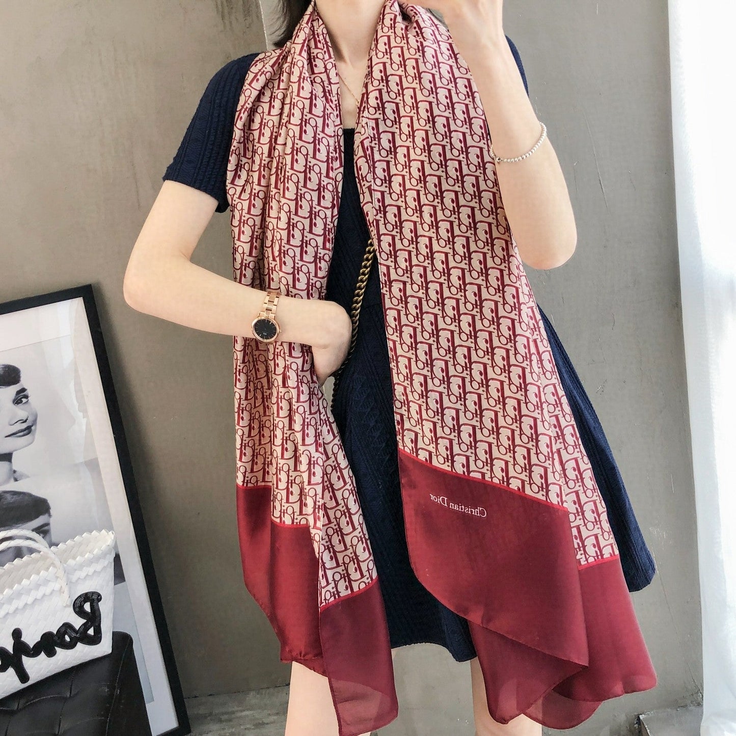 Foulard en soie double face à motif vintage