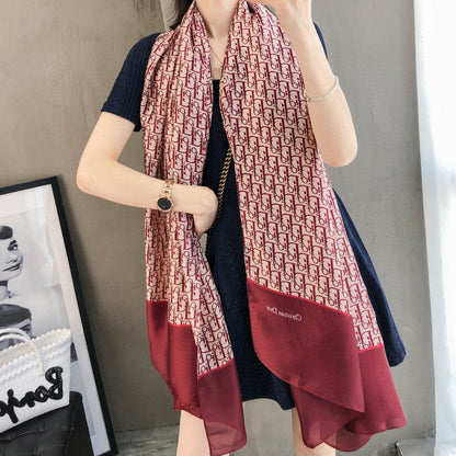 Foulard en soie double face à motif vintage