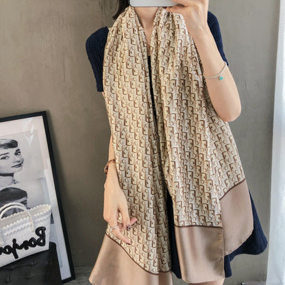 Foulard en soie double face à motif vintage