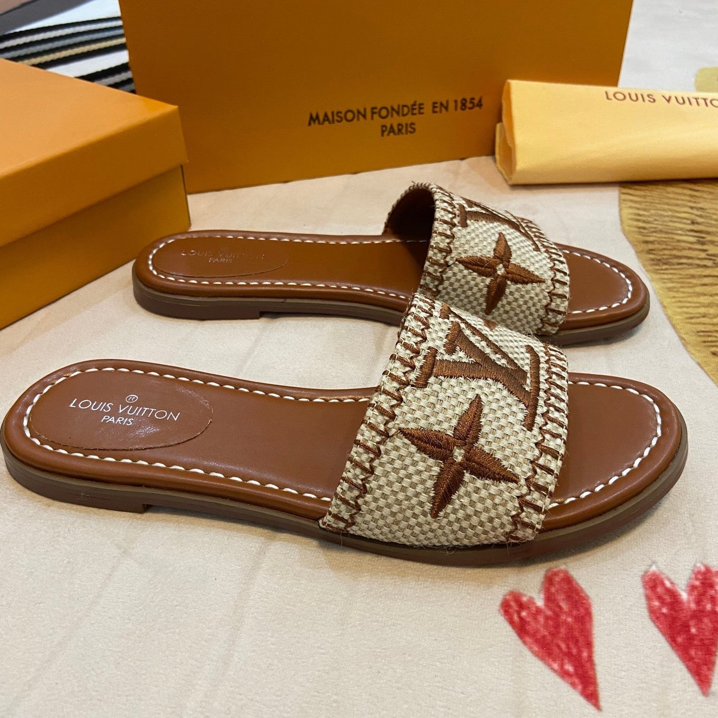 Pantuflas de Monograma de Paja de Verano