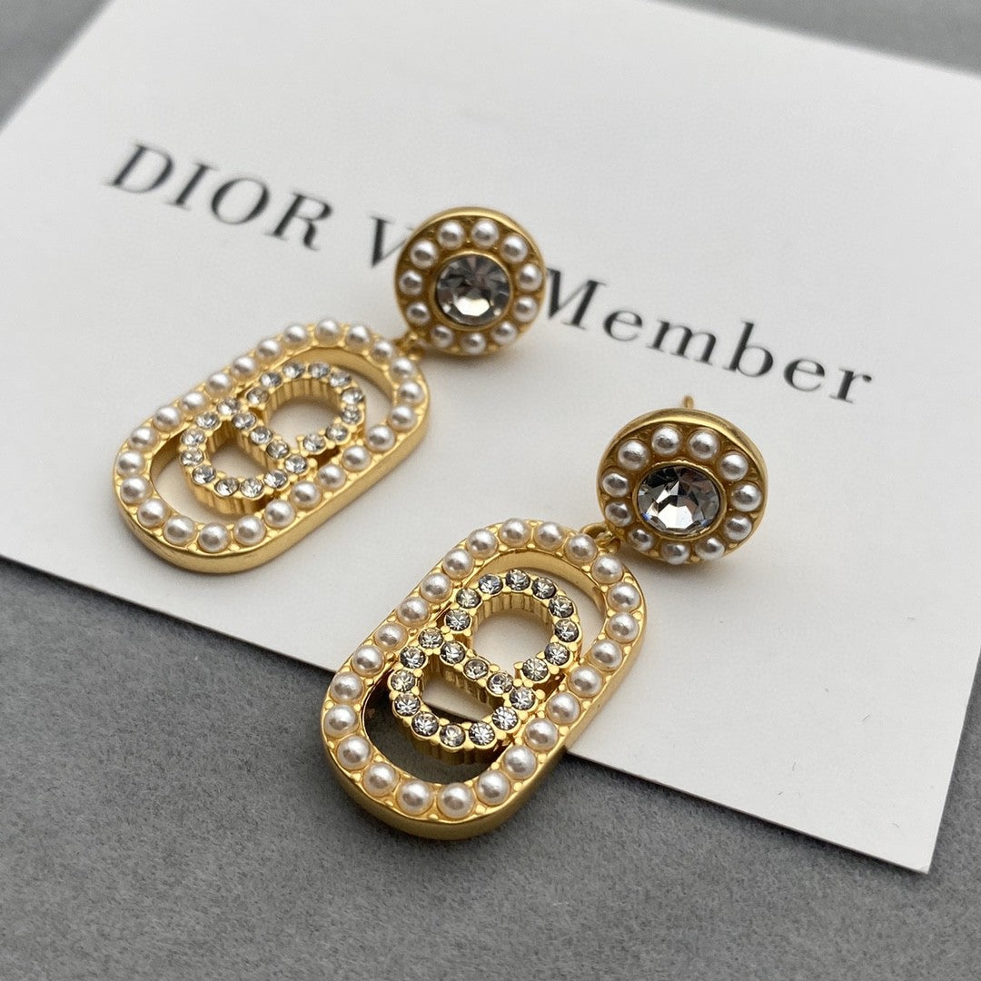 Pendientes colgantes cuadrados con perlas