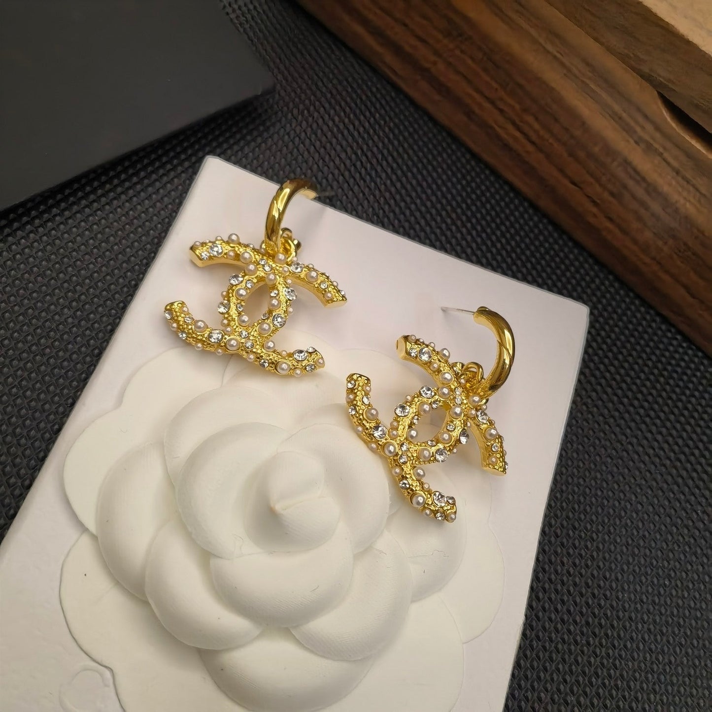 Pendientes con logotipo Perla Dorada y Diamantes