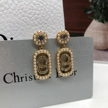 Pendientes colgantes cuadrados con perlas