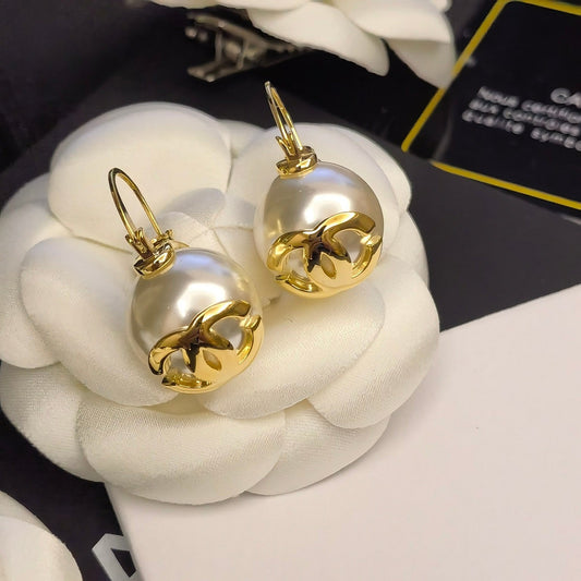 Pendientes de perlas elegantes