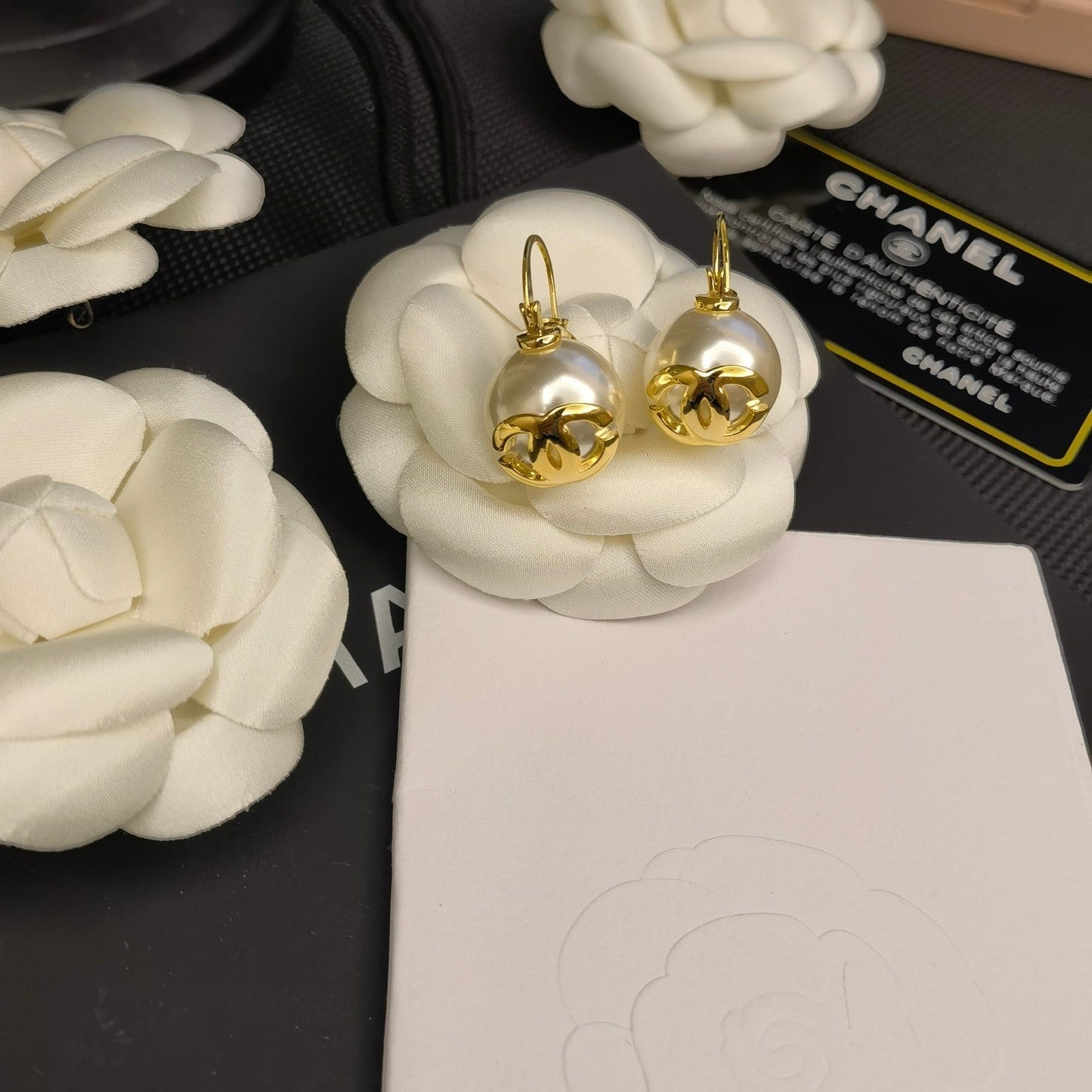 Boucles d'oreilles élégantes en perles