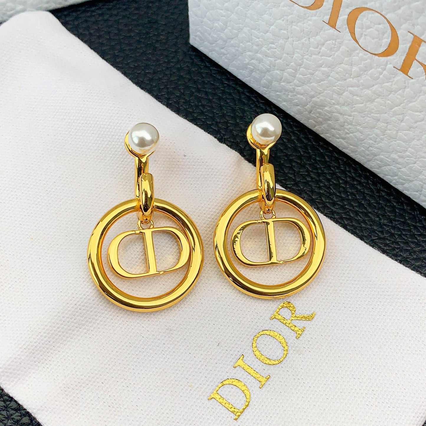 Pendientes de perlas de moda