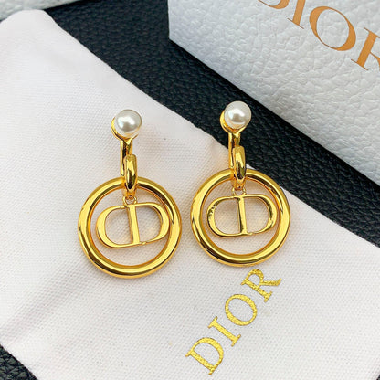 Pendientes de perlas de moda