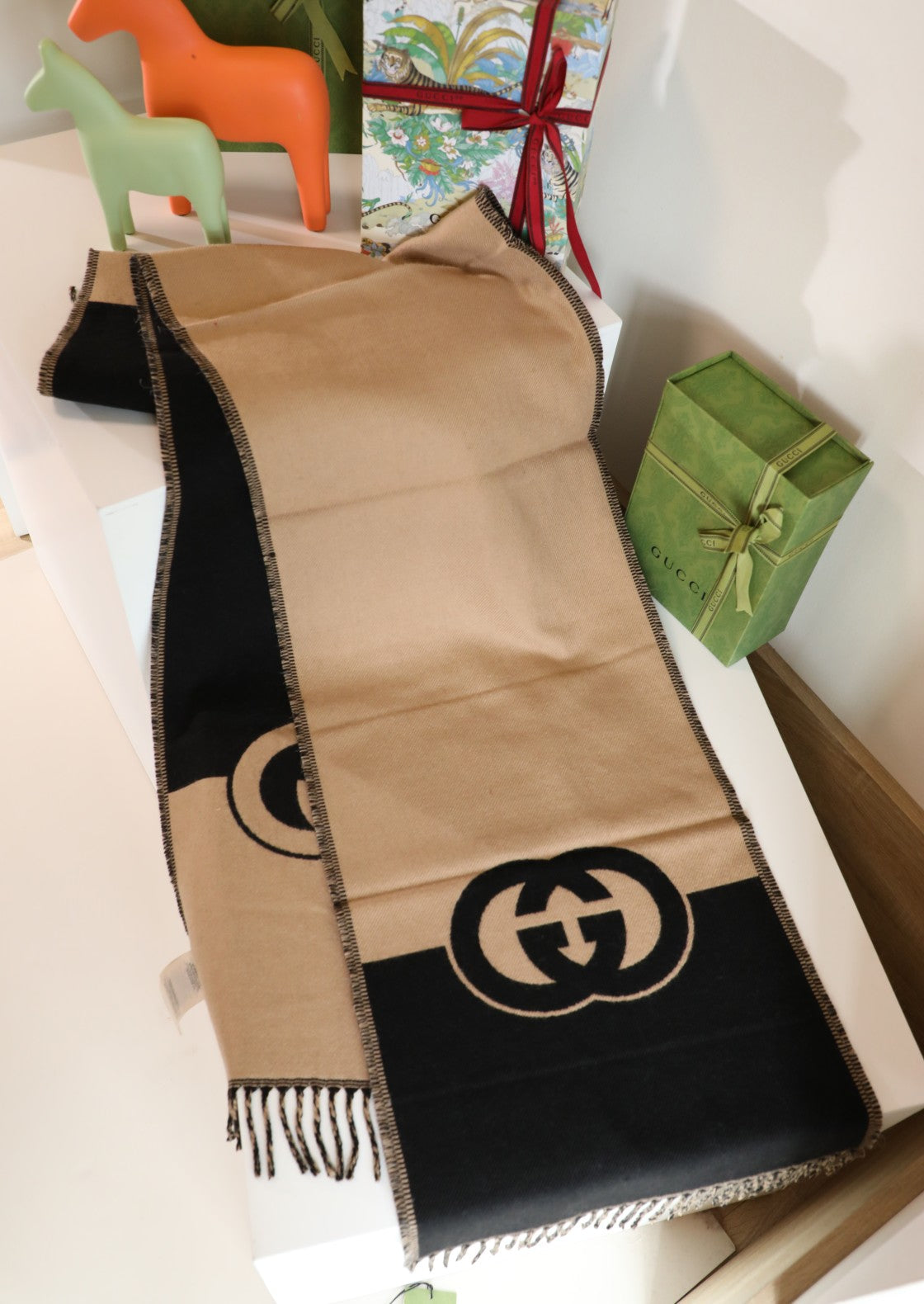 Écharpe en laine à motif GG entrelacés